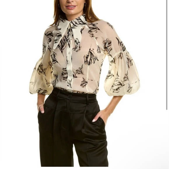 Gracia Tops - Gracia bell-sleeve top! Size medium